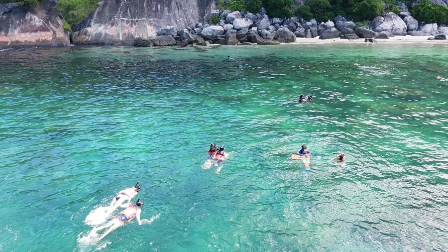 Cham Island: Underwater Walking & Snorkeling Tour - Bai Chong Beach Lunch And Hammocks: Where The Day Breathes
