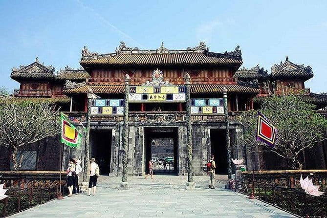 Chan May Port to Golden Bridge or Hoi An by Private Car - Marble Mountains and Hoi An Ancient Town: The Easier-Paced Culture Route