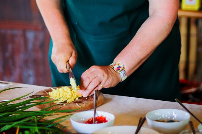 Cocolocal Farm Cooking Class with market tour and basket boat - Guides, chef energy, and what “small group” really means