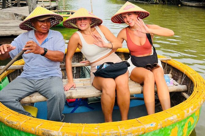 Coconut Basket Boat Ride by Hangcoconut - Should you book Hangcoconut’s basket boat ride?