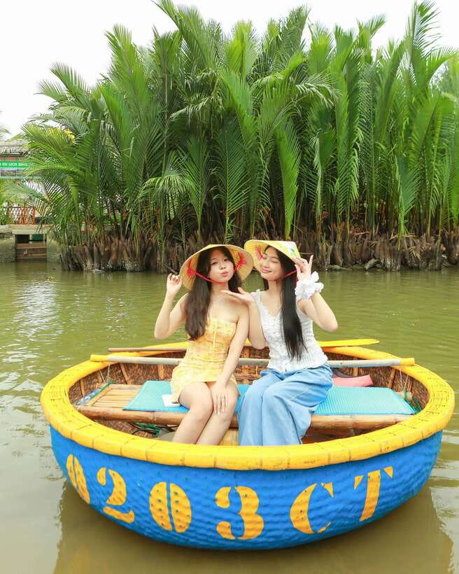 Coconut Boat Hoi An - Catching Crabs and Fishing: The Part That Feels Most Local