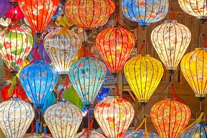 Coconut Jungle Eco & Hoi An City Tour With Boat Ride - The night market and local dinner: eating first, then wandering