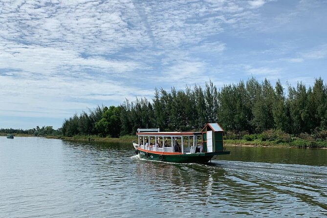 Cooking class, market tour and basket boat tour - Key things you’ll notice on this Hoi An food and boat combo