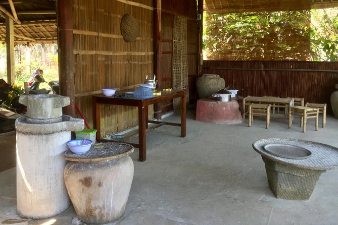 Cooking class, market tour and basket boat tour - Morning Pickup and Market Shopping With Your Chef