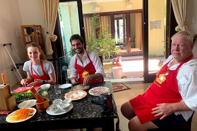 Cooking with Jolie in Hoi An - Japanese Covered Bridge Stop: Fast photos, then back to practical life