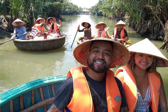 Countryside bike tour, basket boat and cooking class - First minutes in Hoi An: pickup, bikes, and settling into the day