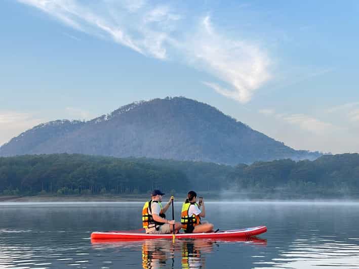 Da Lat: Tuyen Lam Lake Kayak or SUP Tour - The islet coffee and cake break: why this pause is the real secret