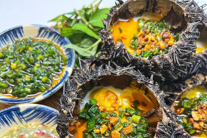 Da Nang By Night: Seafood dinner, night market and cruise trip - Da Nang by night, mapped in one 3-hour sweep