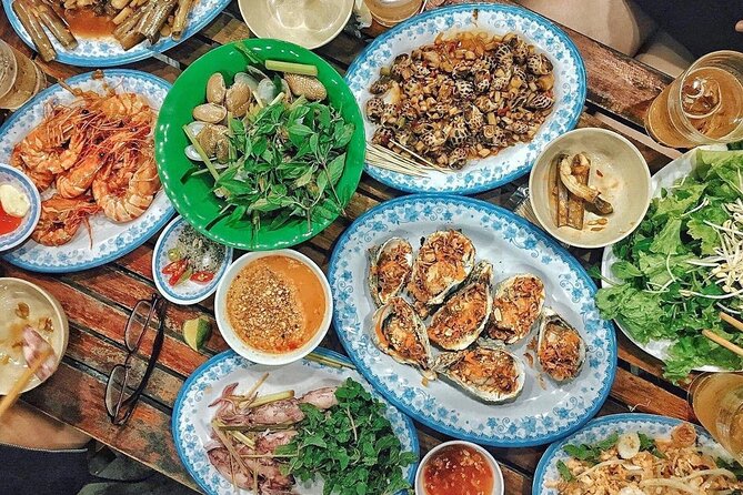 Da Nang By Night: Seafood dinner, night market and cruise trip - Seafood dinner plus your one beer or soft drink