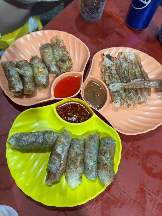 Da Nang City Street Food Private Tour With Local Students - Should you book this Da Nang motorbike street food tour?