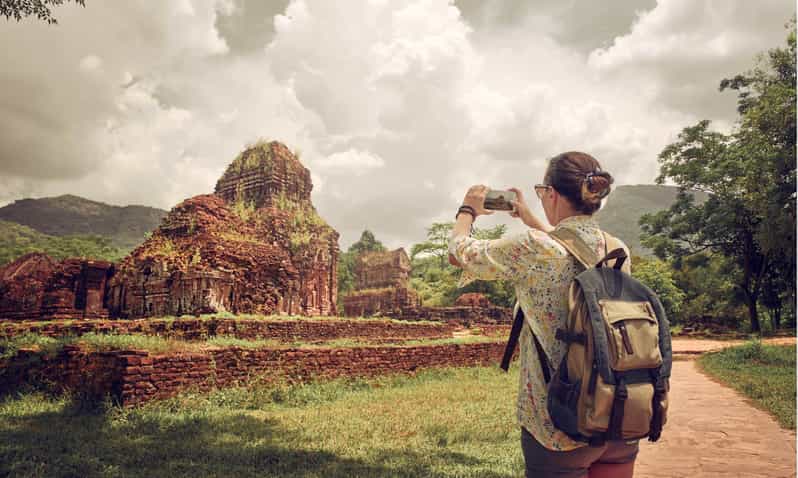 Da Nang: Full-Day My Son Sanctuary Tour - The Cham ceremony and traditional dance show: short, but powerful
