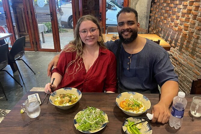 Da Nang Street Foodie Walking Tour - What you actually eat: four dishes, one drink, and real local regulars