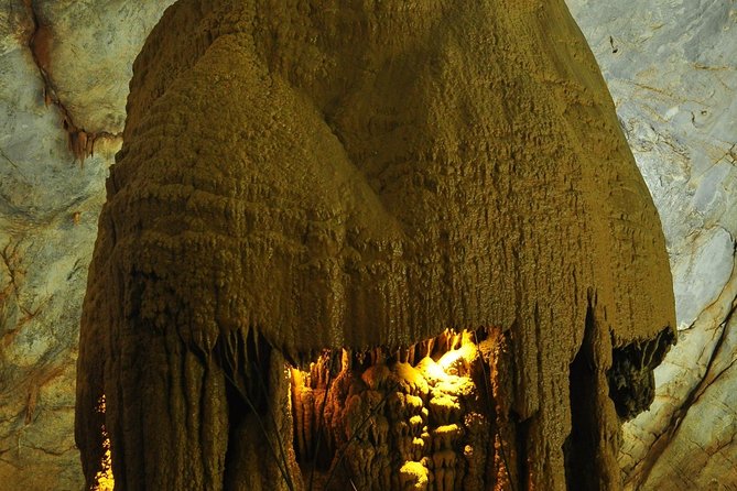 Daily Tour to Paradise and Dark Cave - Paradise Cave walkways and the 31.4 km cave story