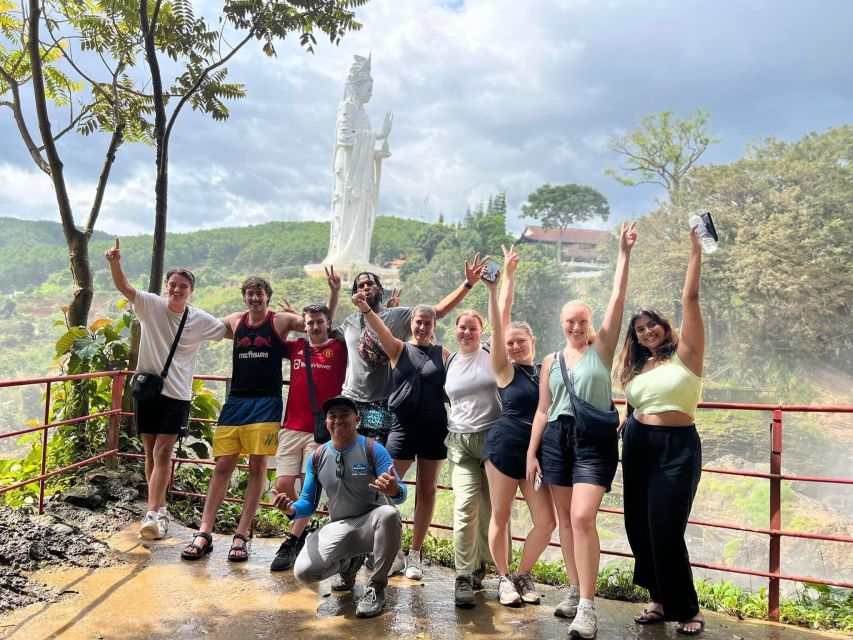 Dalat: Best of the Countryside Tour in a Private Car - Làng hoa Vạn Thành flower stop: the easy first win