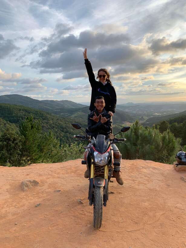 Dalat: MOTORBIKE TOUR TO PONGOUR FALLS- SILK- COFFEE FARM - Paradise Lake and Chicken Village: the quirky ending that sticks