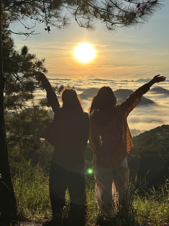 Dalat: Sunrise Trekking and Cloud Hunting experience - Light Breakfast at the Top: Warm Food Beats Rushed Meals