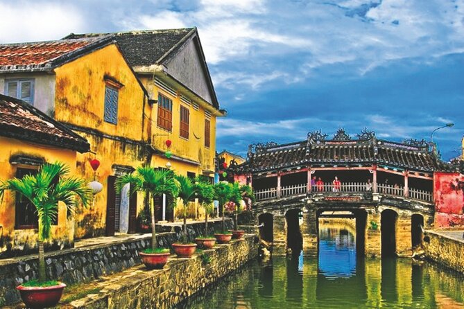 DaNang Airport Transfer to Hoi An by private car or vice versa - Where the driver meets you, and how to avoid the airport “where are you?” game