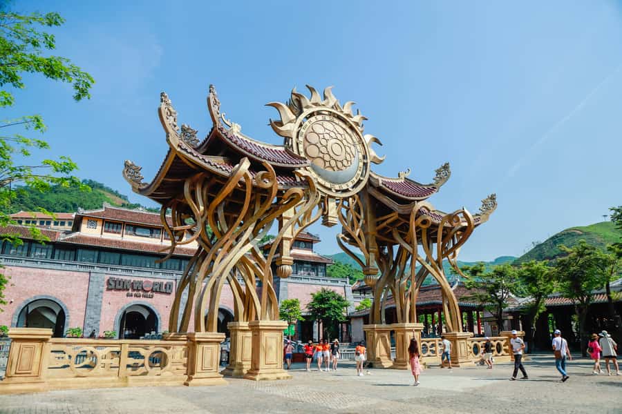 Danang: Golden Bridge by Private Car or Bus w hotel pickup - Getting to Ba Na Hills: why cable cars control the whole schedule