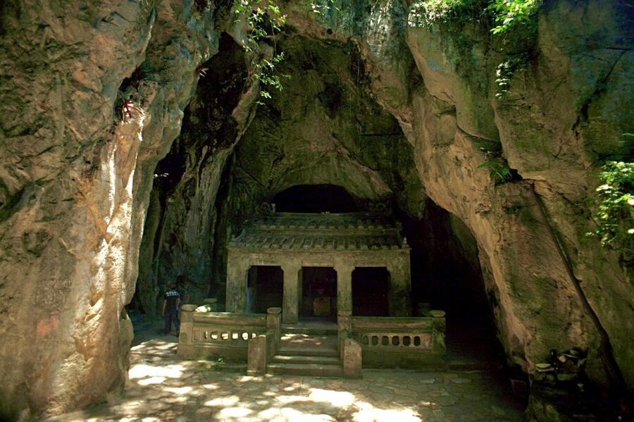 Danang: Hoi An, Marble Mountains or Bay Mau Coconut Forest - Monkey Mountain and the Lady Buddha: big statue, big payoff
