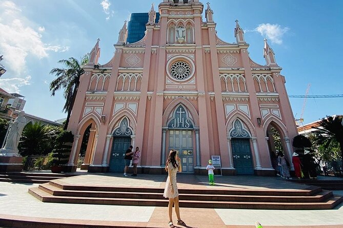 ️ Danang Instagram Tour: Most Famous Spots (Private & All-Inclusive) - Golden Bridge: the photo moment you plan around