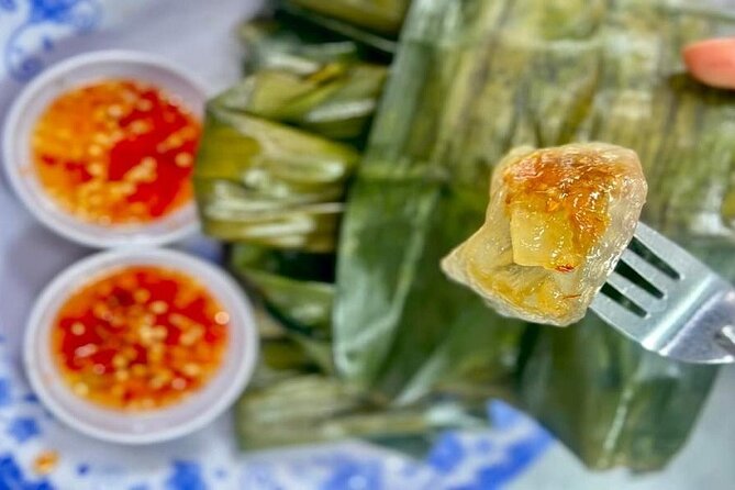 DaNang Night Foodie Tour-Sighseeing with Aodai Lady Rider Private - Rain, Route Changes, and Staying Comfortable