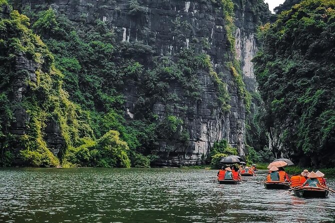 Day Trip from Hanoi to Ninh Binh Hoa Lu, Trang An, and Mua Cave - Trang An Grottoes: UNESCO karst by boat (the main show)