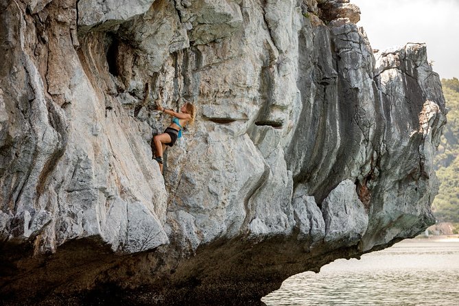 Deep Water Solo - Lan Ha Bay tides and why deep water solo here is special