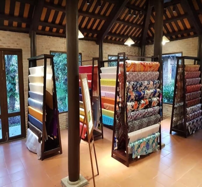 Discover Traditional Silk Process in Hoi An Silk Village - Pure silk vs fake silk: how the exhibition helps your shopping