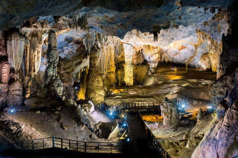 Dong Hoi/Phong Nha: Paradise Cave - Phong Nha Cave Tour - Jungle buggy and dragon boat on the Son River: a small break from the cave grind