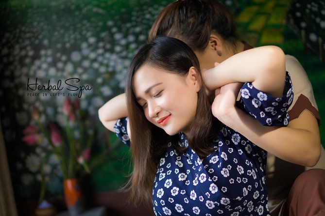 Dry Deep Bodywork (Dry | Thai–Shiatsu based) - Thai-style pressure and assisted stretching, explained simply