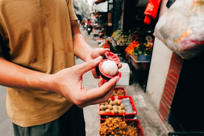 Early Riser Walk: Grandma Noodles, Cafe, Exotic Fruits & History - Key highlights you can count on