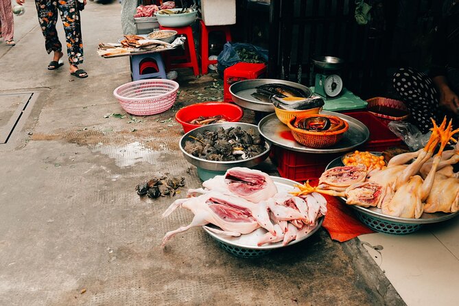 Early Riser Walk: Grandma Noodles, Cafe, Exotic Fruits & History - The Thich Quang Duc Monument, a quiet stop with real weight