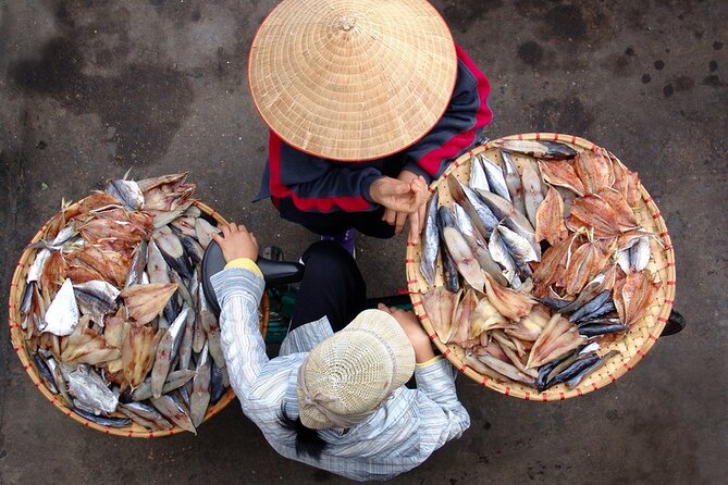 Eat Like a Local: Hanoi Street Food Adventure - Dong Xuan Market: the smell test that sets your appetite
