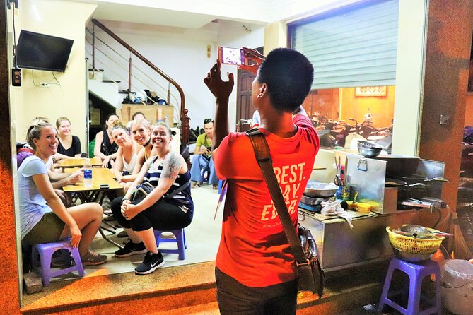 Eat Like a Local: Hanoi Street Food Adventure - Group size, timing, and the walking reality