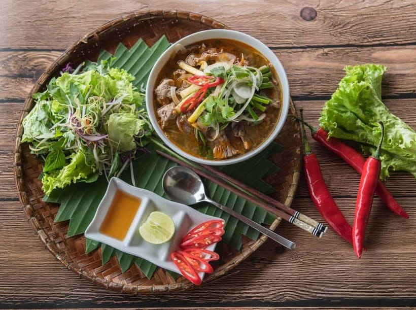 Eat like a local with a local - Walking Tour - Where you meet and how the night starts in central Hue