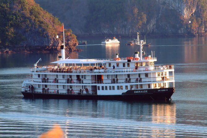 Emeraude Cruise 2 days 1 night Ha Long Bay Tour - Key things that make this Ha Long Bay cruise worth your time