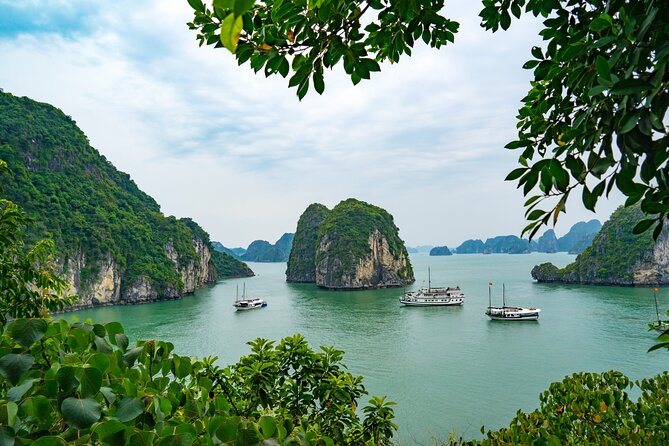 Emperor Cruise Halong: 3 Days 2 Nights Hideaway - Ship comfort and service: where the “hideaway” really happens