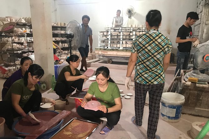 Explore Bat trang village & Ceramics factories with local guide - Stop 2: Authentic Bat Trang Studio Time in the Old Quarter, Plus a Pottery Class