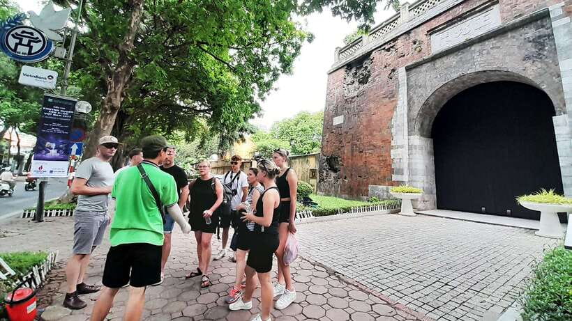 Explore Hanoi Old City By Cycling Tour With Small Groups - Long Bien Bridge and the Red River Delta feeling