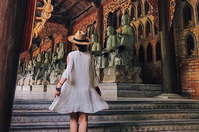 Exploring Bai Dinh Pagoda -Trang An -Mua Cave with Buffet Lunch 1 Day From Hanoi - Group size and guides: why the day feels smoother than big tours