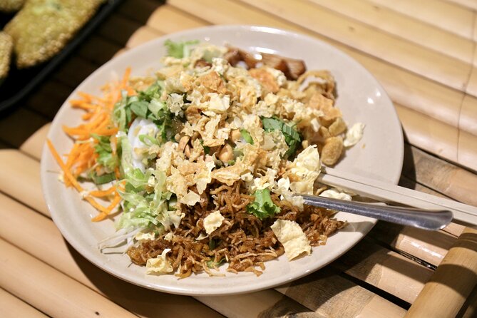 Female Rider | Street Food & Sightseeing By Motorbike - Stop 1, Riding through Ho Chi Minh City and your first tastings