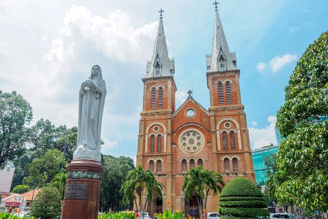 [Free E-sim] Half Day Guided Tour in Ho Chi Minh City - How This 3-Hour Saigon Loop Keeps You From Spinning Your Wheels
