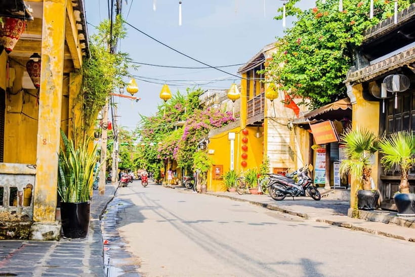 From Da Nang: Hoi An Old Town Tour, Night Market & Boat Ride - Museum of Folklore in a 150-year-old merchant house