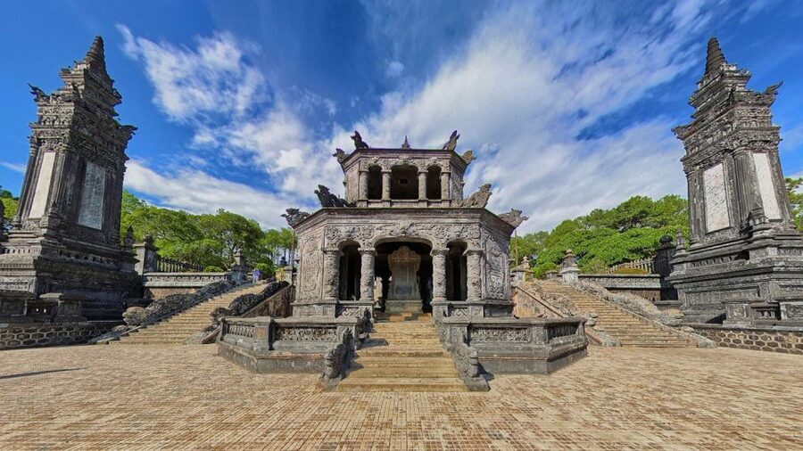 From Da Nang/Hoian/Hue: Hue Imperial City Full-Day Tour - The in-Hue pick-up option, dragon boat, market time, and extra tombs