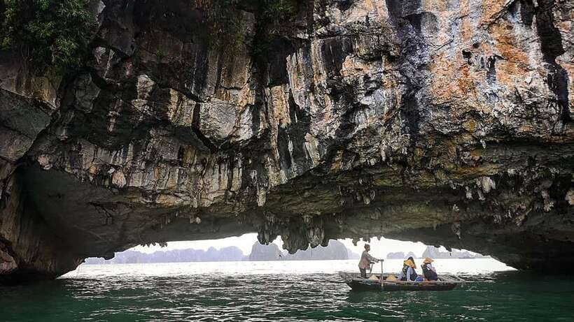 From Hanoi: 1 -Day Halong Bay Cruise With Big & Small Groups - Lunch onboard: what is included, and what to expect