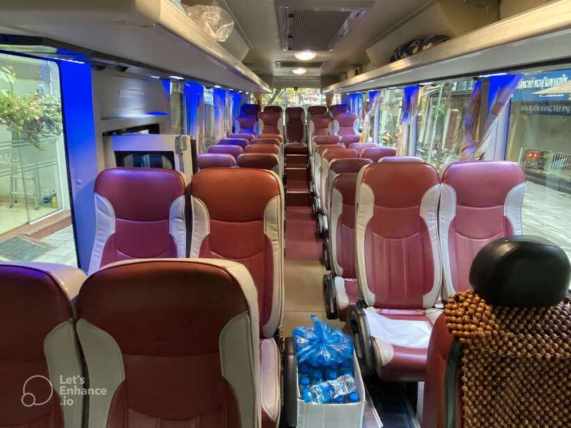 From Hanoi: 1 -Day Halong Bay Cruise With Big & Small Groups - Group setup, guides, and the difference between okay and great