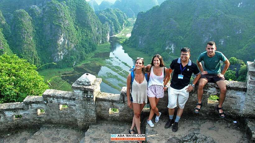 From Hanoi: 1-Day Ninh Binh Highlights Tour with Lunch - Getting There From Hanoi: AC bus time, pickup order, and the refresh stop