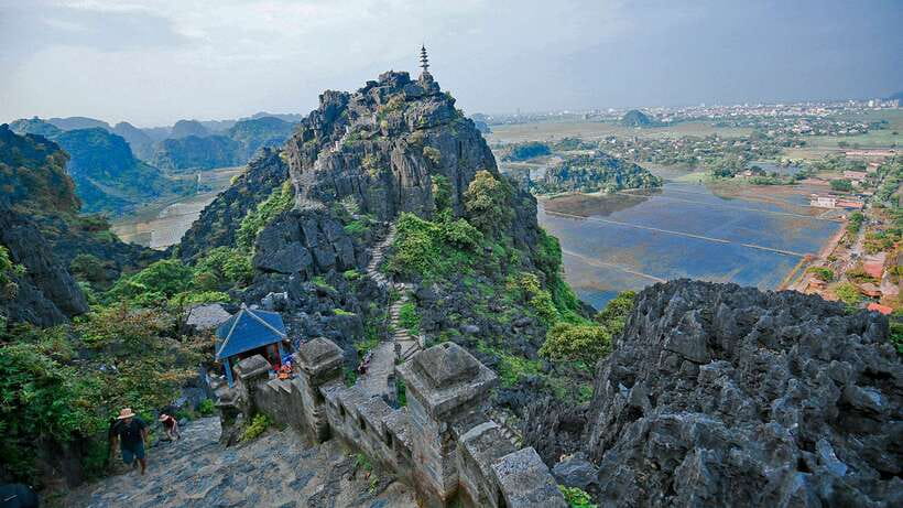 From Hanoi: 1-Day Ninh Binh Highlights Tour with Lunch - The buffet lunch break: what 20+ dishes means in real life