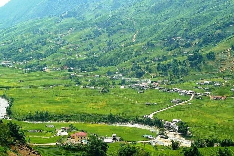 From Hanoi: 2-Day 2-Night Sapa Tour by Overnight Train - Day 2 trekking plan: Muong Hoa Valley villages and terraced rice walks