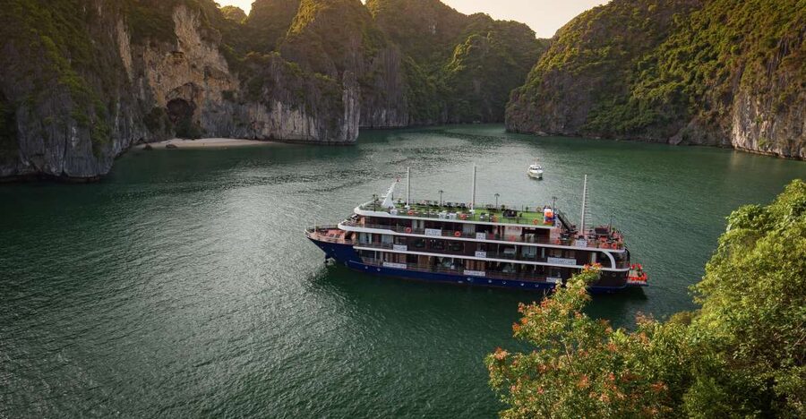 From Hanoi: 2-Day Halong and Lan Ha Bay La Pandora Cruise - Entering Ha Long and Lan Ha from Hanoi, the easy way
